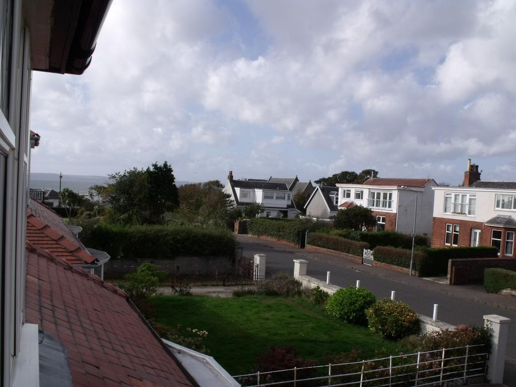 Whin Park Guest House Largs Extérieur photo